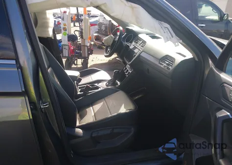 2021 Volkswagen Tiguan 2.0T Se/2.0T Se R-Line Black/2.0T Sel из США, поврежденный, VIN 3VV3B7AX8MM081104